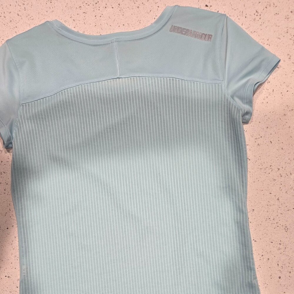Underarmour Women's  Shirt Sportswear Top